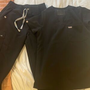 Figs women’s scrubs